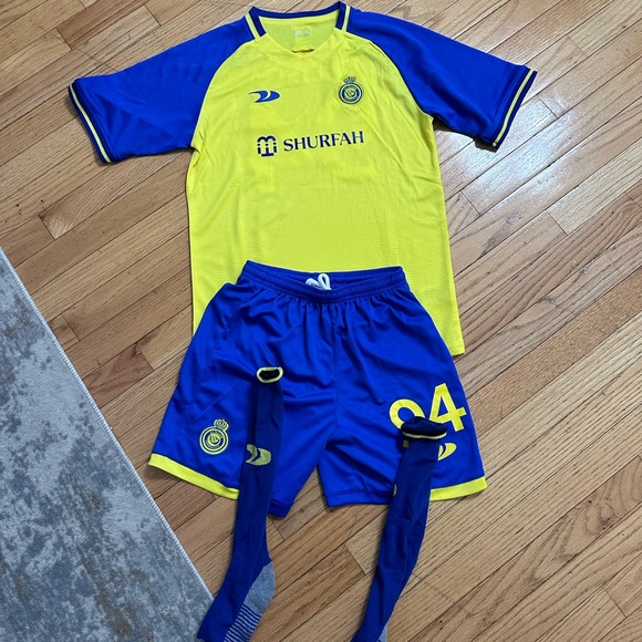 Al Nassr kids soccer jersey set size 28 - Picture 4 of 4